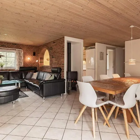 12 Person Holiday In V Ggerl Se Nyaraló *